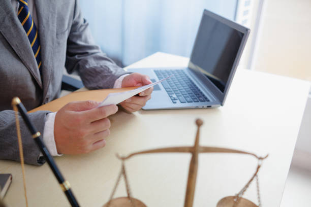 How the Best Cheque Bounce Lawyer in Delhi Can Help When a Payment Dispute Gets Complicated